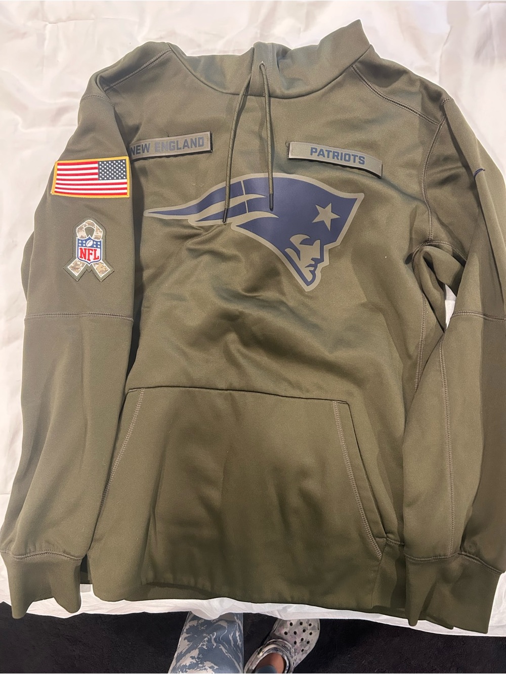 NFL Salute to Service New England Patriots Olive Green Pullover Hoodie